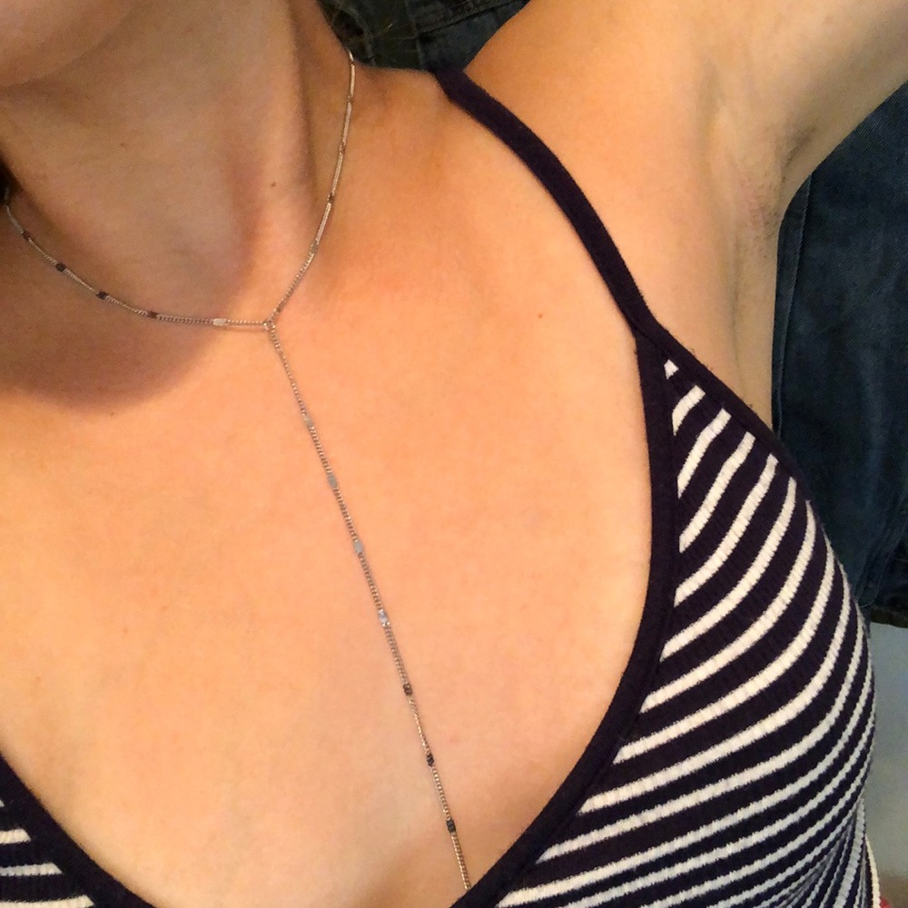 2 Silver Necklaces - Picture 4 of 5
